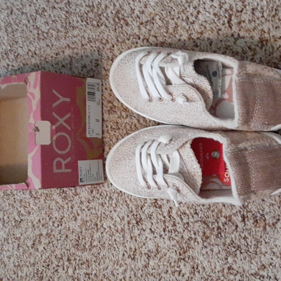 Brand new! Girls Roxy shoes - Picture 1 of 7
